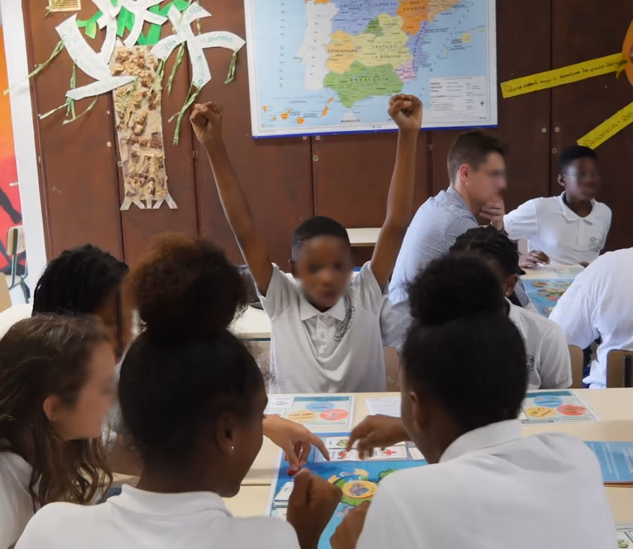 Élèves participant à une session OURAGAME en classe