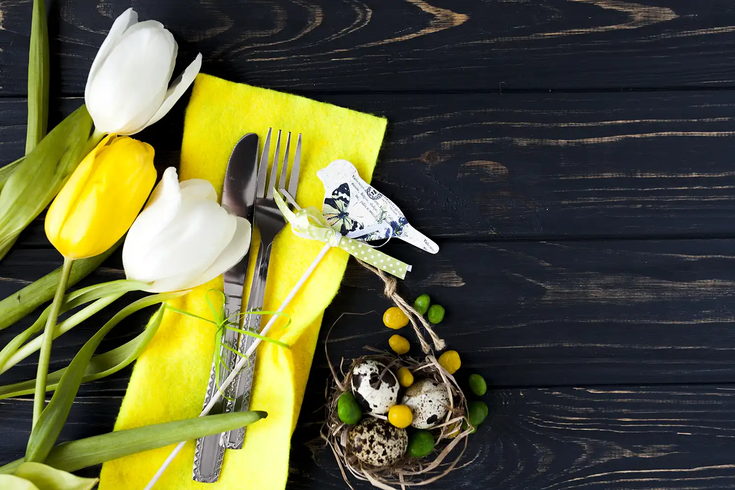 Assiette équilibrée Pâques légumes fruits fourchette cuillère salle sport Keepcool