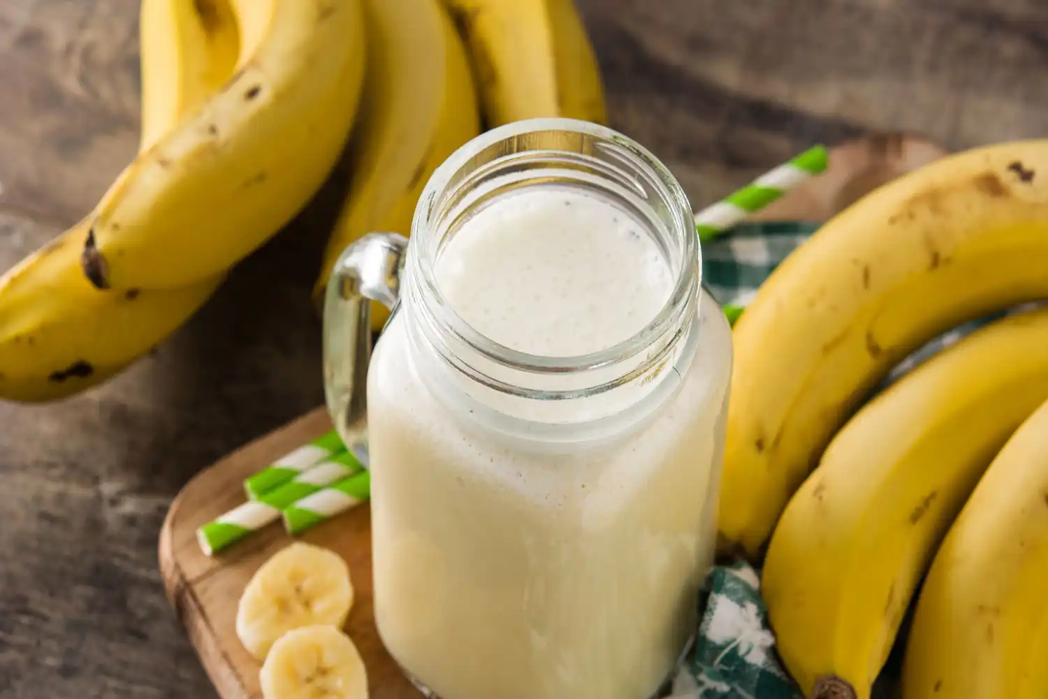 Smoothie banane-kiwi frais pour récupération sportive et énergie naturelle