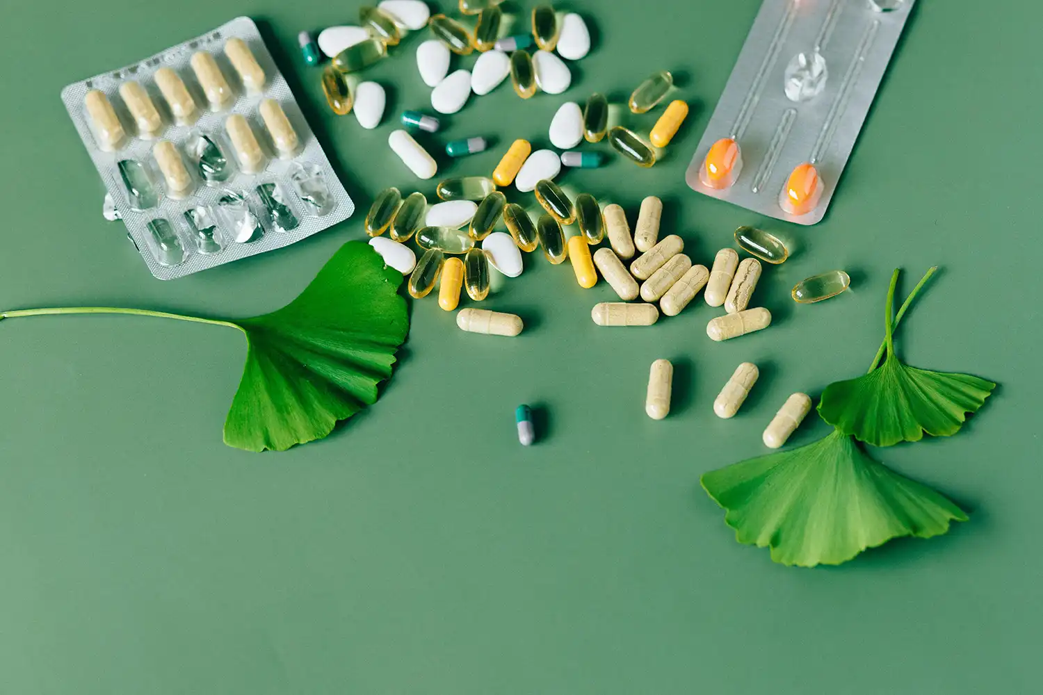 Compléments alimentaires naturels et capsules saisonniers pour une santé optimale en salle de sport