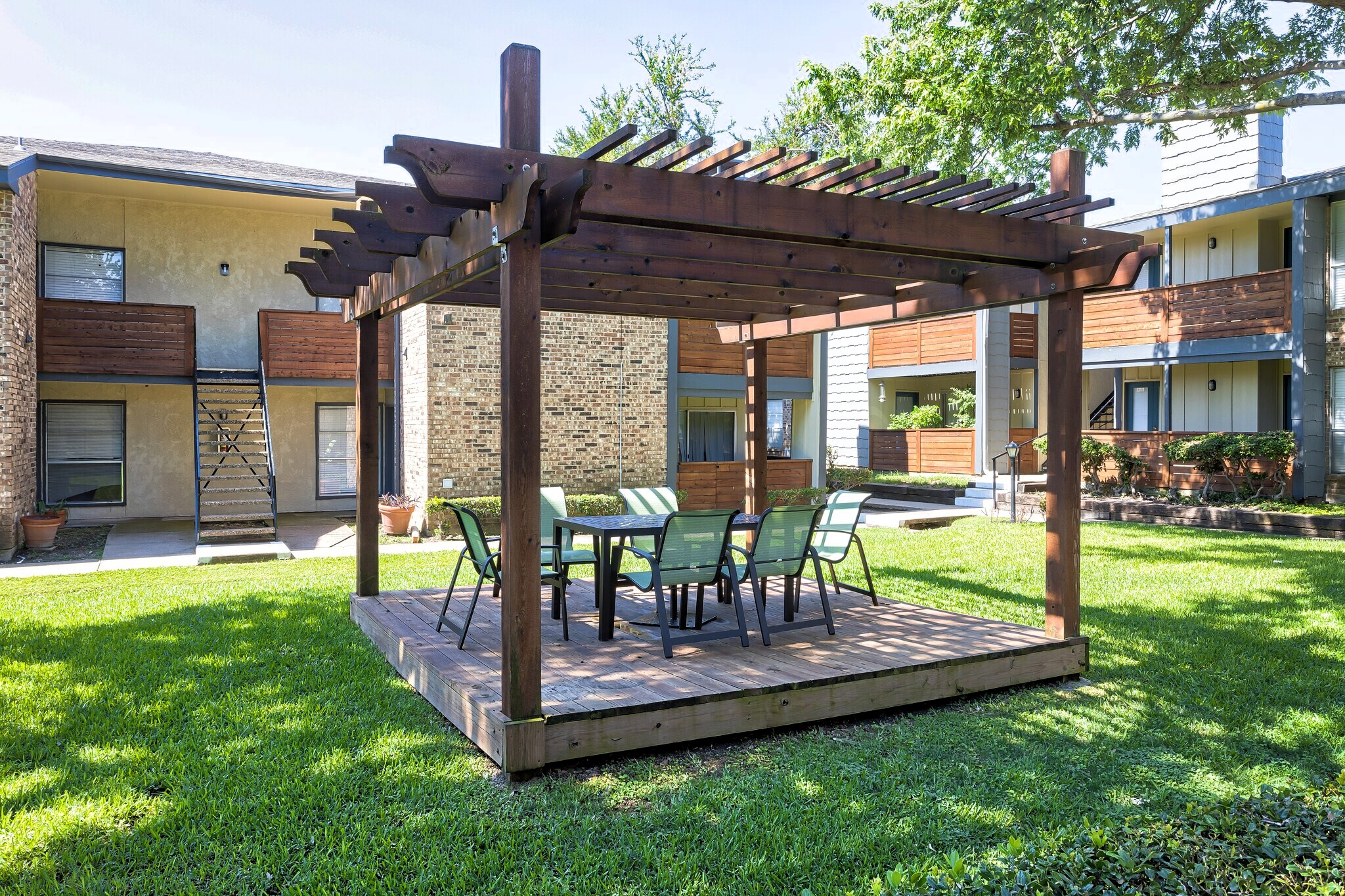 Outdoor Gazebo at Spring Creek Apartments in Richardson, Texas