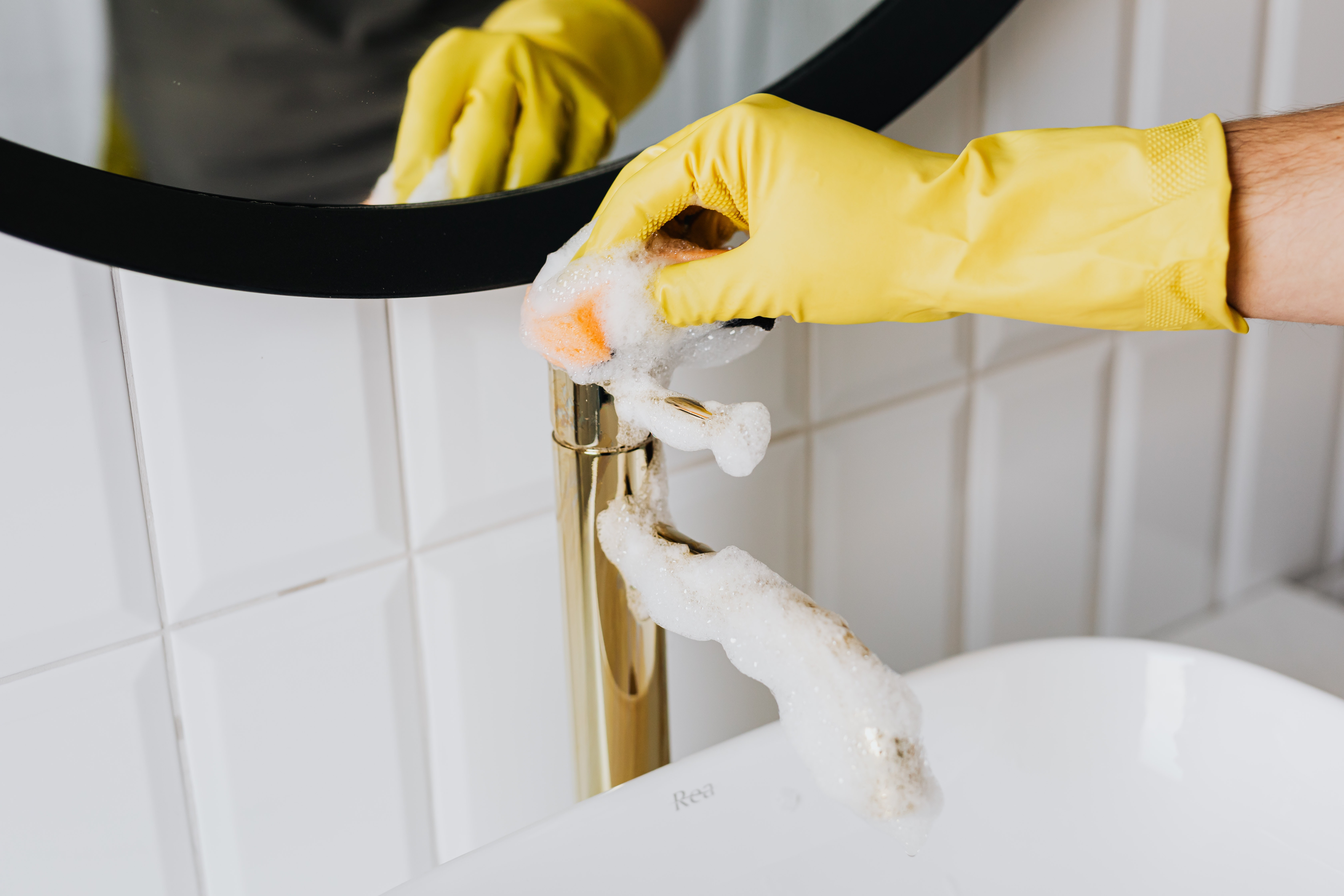 kitchen and bathroom deep cleaning