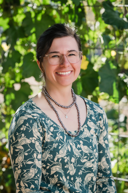 Nicole Tomlin