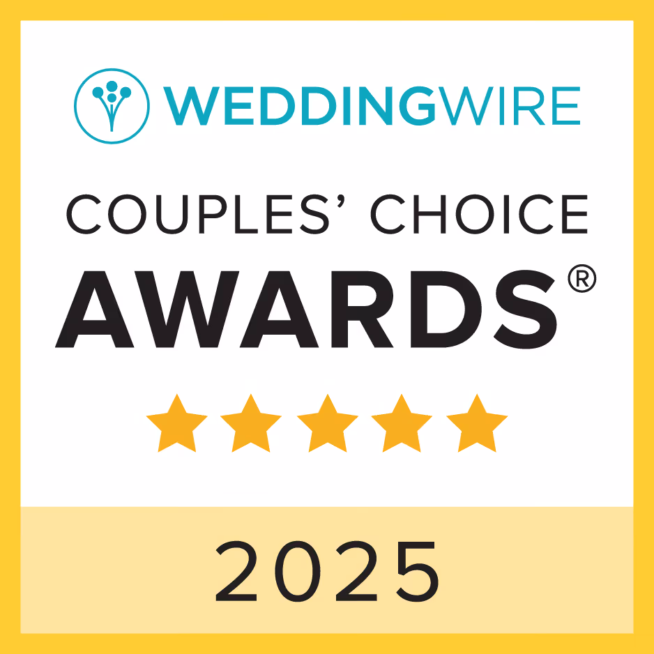 WeddingWire Couples’ Choice Awards 2025 badge with five gold stars.