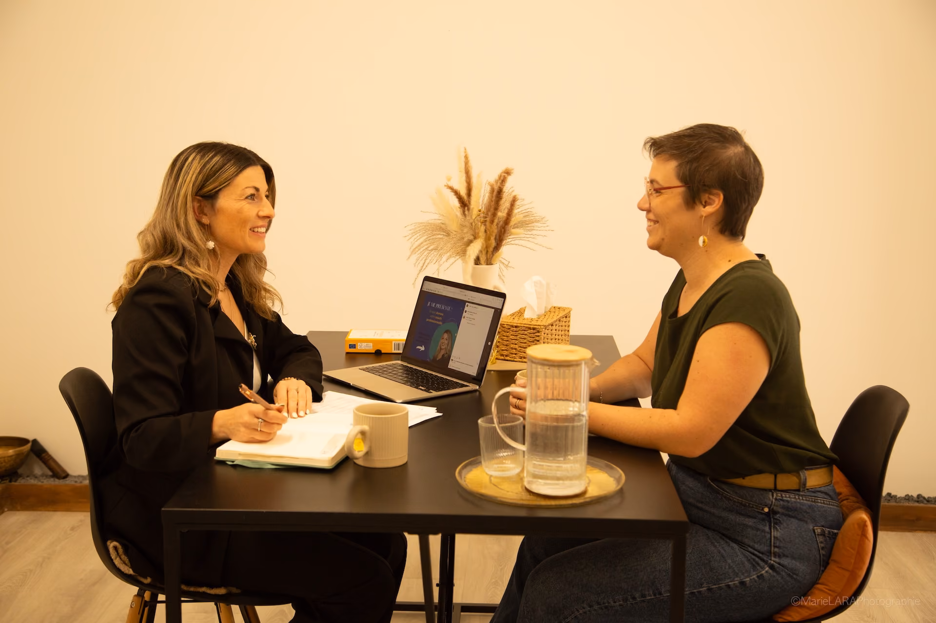 Posture alignée avec une cliente