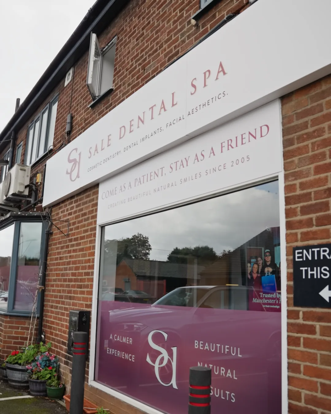 Entrance to Sale Dental Spa at 77 Washway Road, Sale