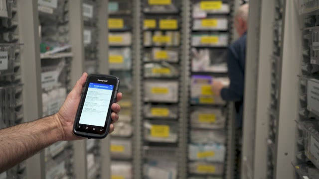 Person holding a phone n hand