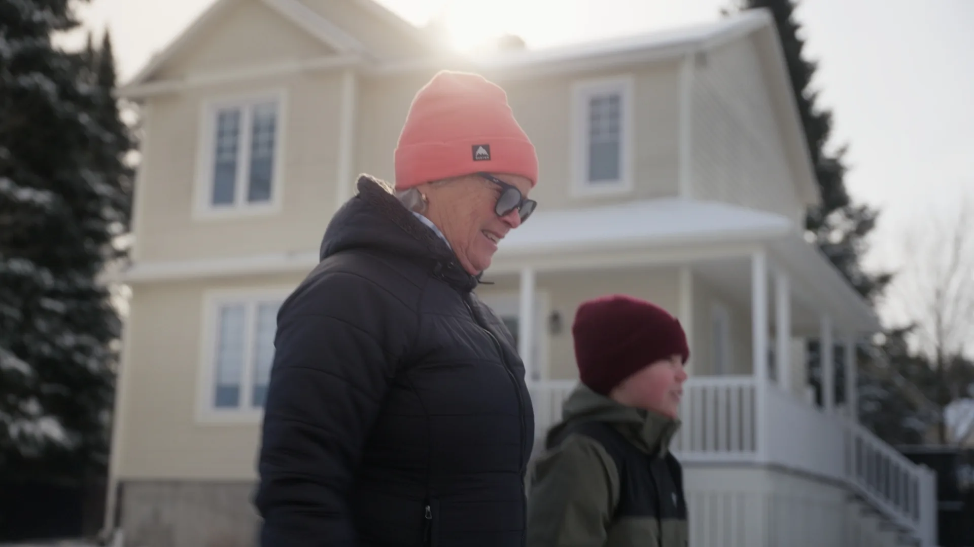Film publicitaire sur des chaussures à crampons conçues pour l'adhérence sur la glace