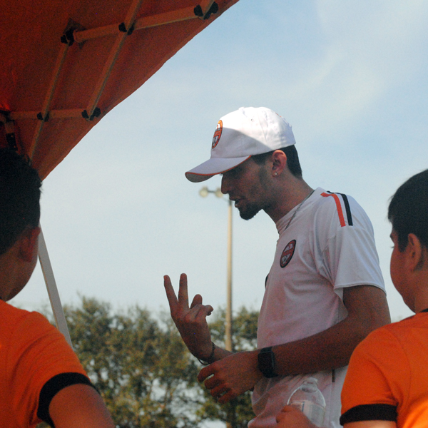 Santiago Cuina coaching players during a Soccer Paradise FC training session