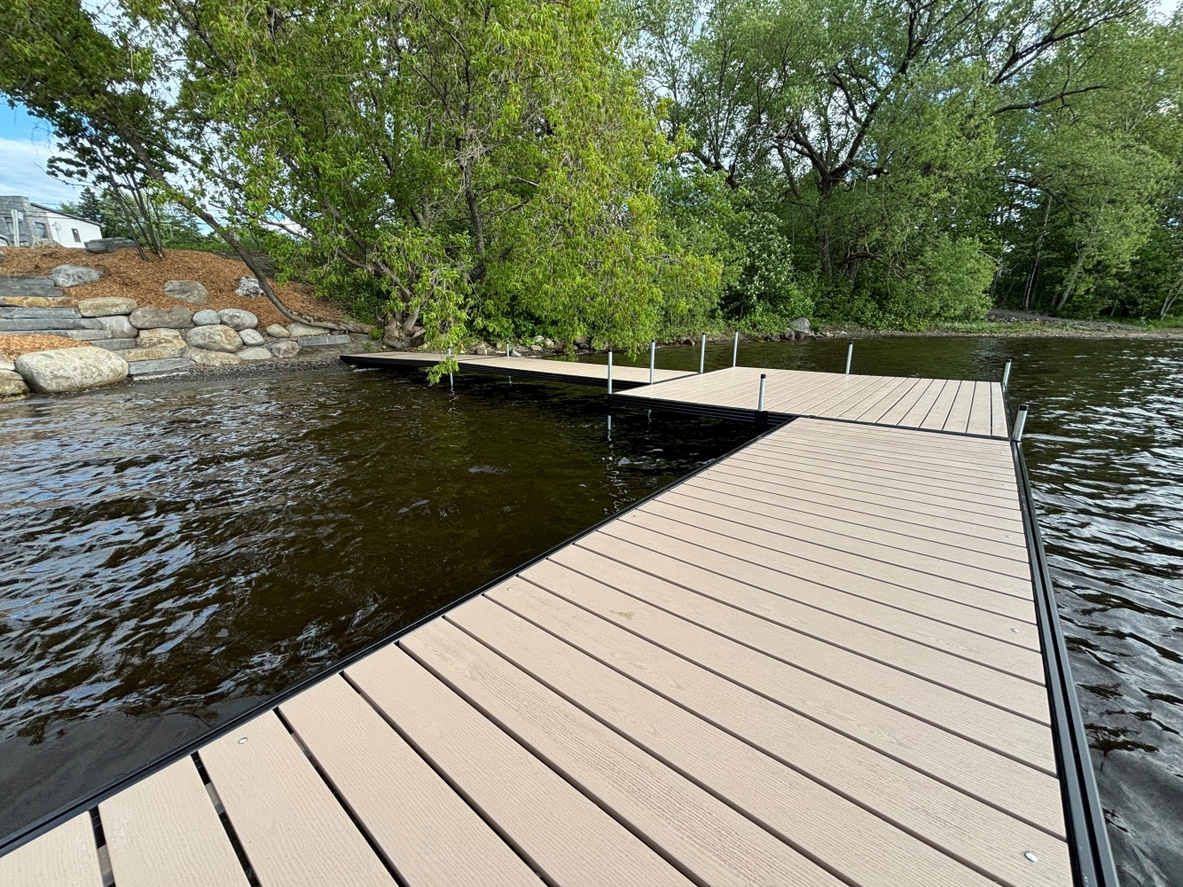 Quais d'aluminium sur pieux/sur roues