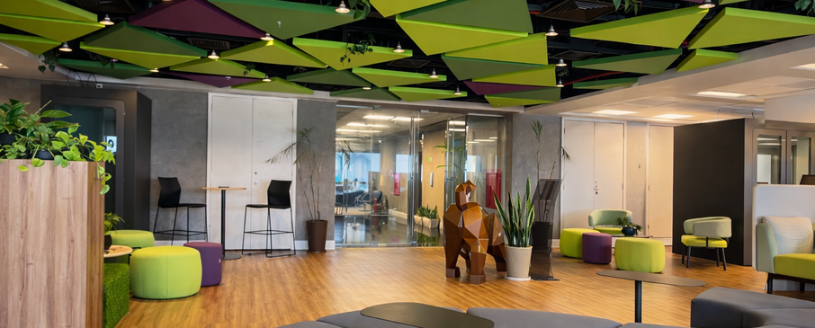 Home Office no calor do Rio: Por que o ar-condicionado do coworking é seu melhor amigo