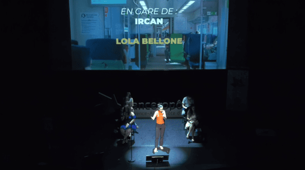 Photo de la mise en scène de la prise de parole du Canceropôle lors de leur évènement scientifique