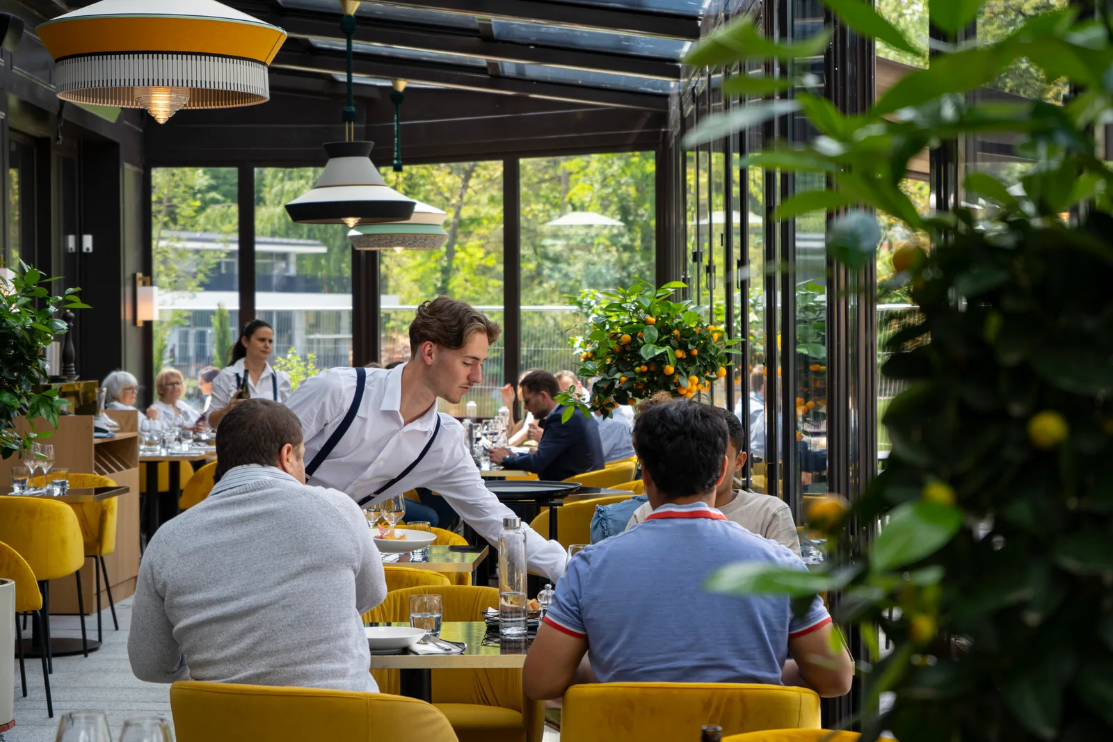 Vue de l'intérieur du restaurant Le père Joseph, partenaire de l'hôtel Le Cardinal.