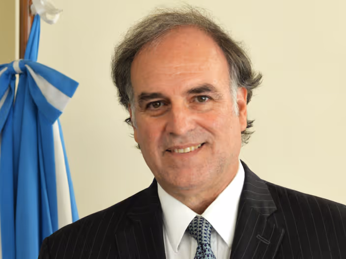 Roberto E. Silva