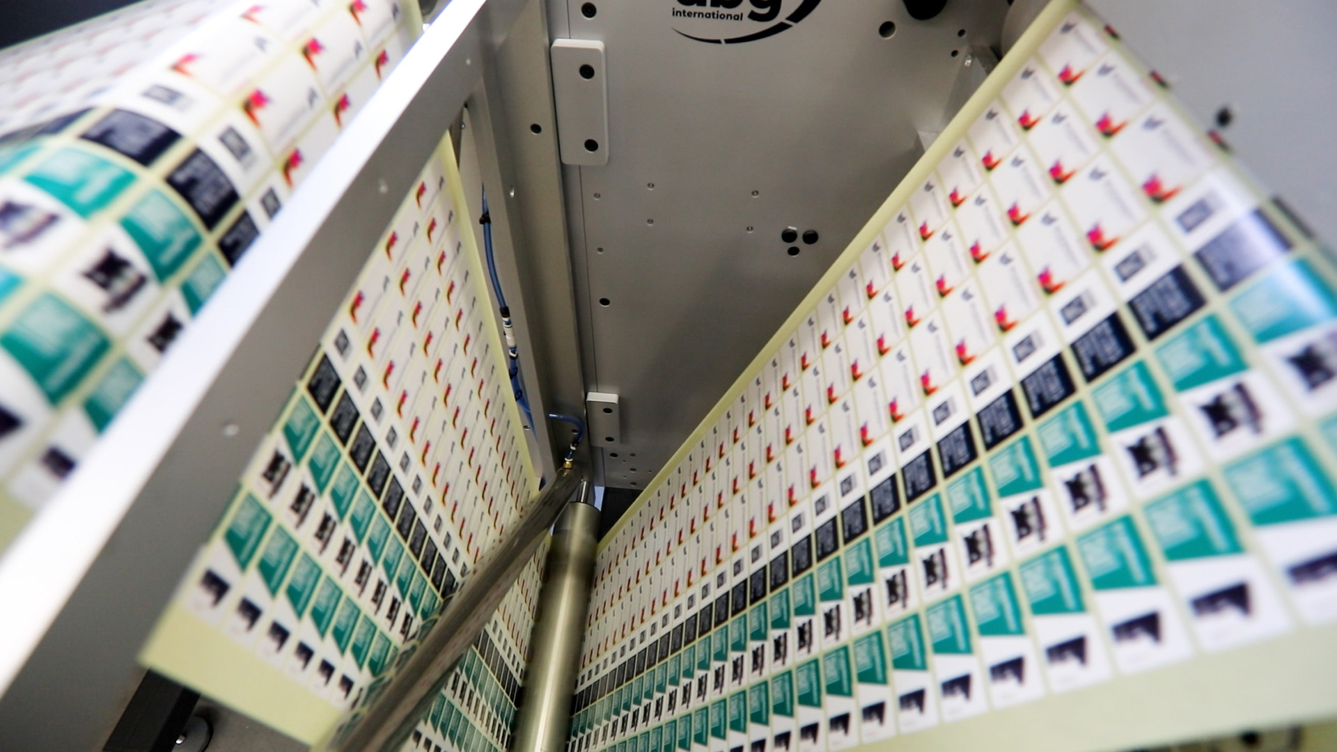 Hamilton Adhesive Labels – FlexoMatrix Success Story