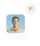 Retrato de un hombre joven sonriente junto al texto que dice 'Marcos, tenés disponible + $420.000' en un fondo verde.