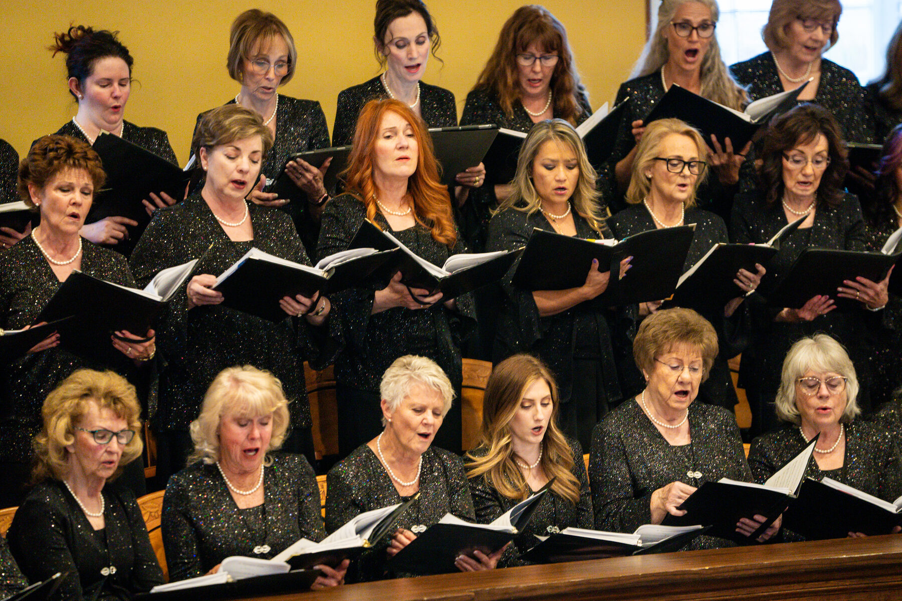 Southern Utah Heritage Choir performing
