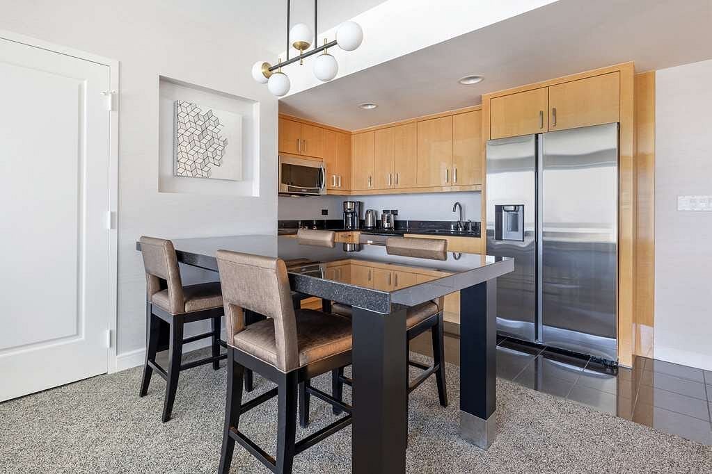 Trendy Studio Apartment with City Views