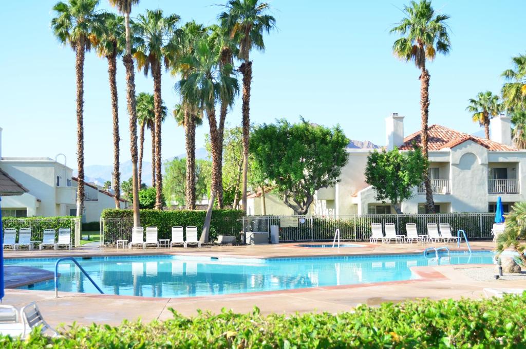 2BR Condo w/ Pool & Tennis Access