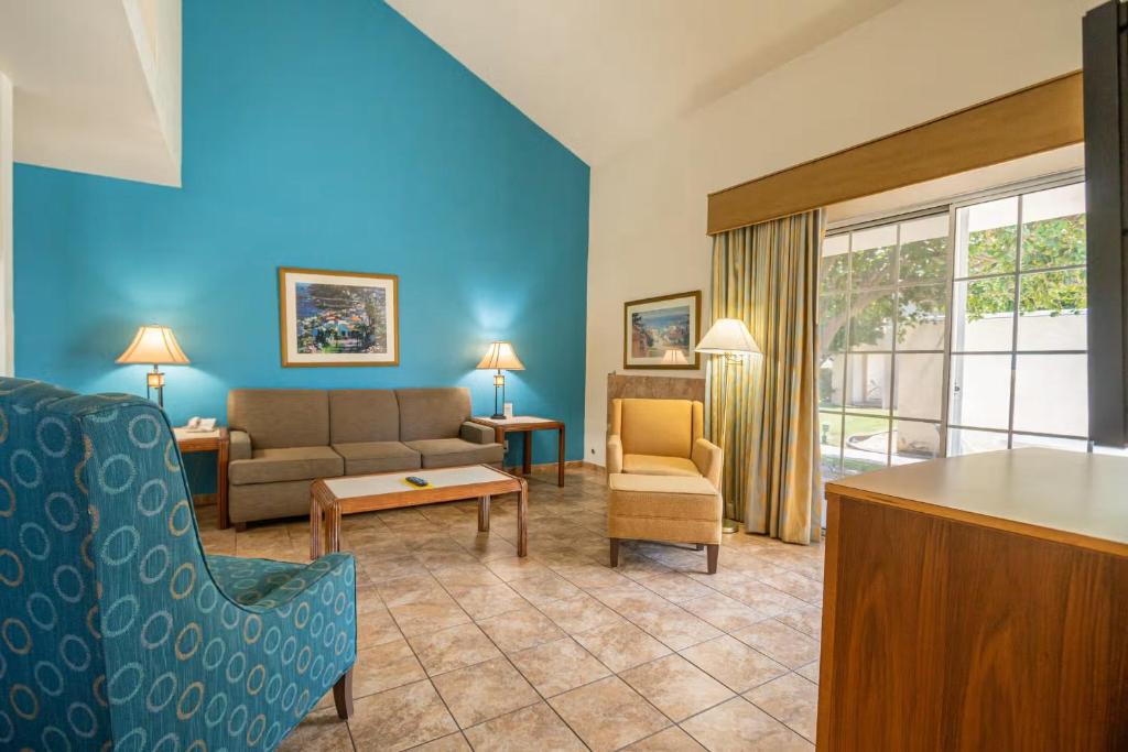 Desert Breezes Resort - Two-Bedroom Suite at Desert Breezes Resort