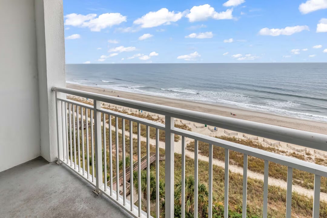 Camelot at the Sea - Studio - Oceanfront at Camelot By The Sea Oceanfront