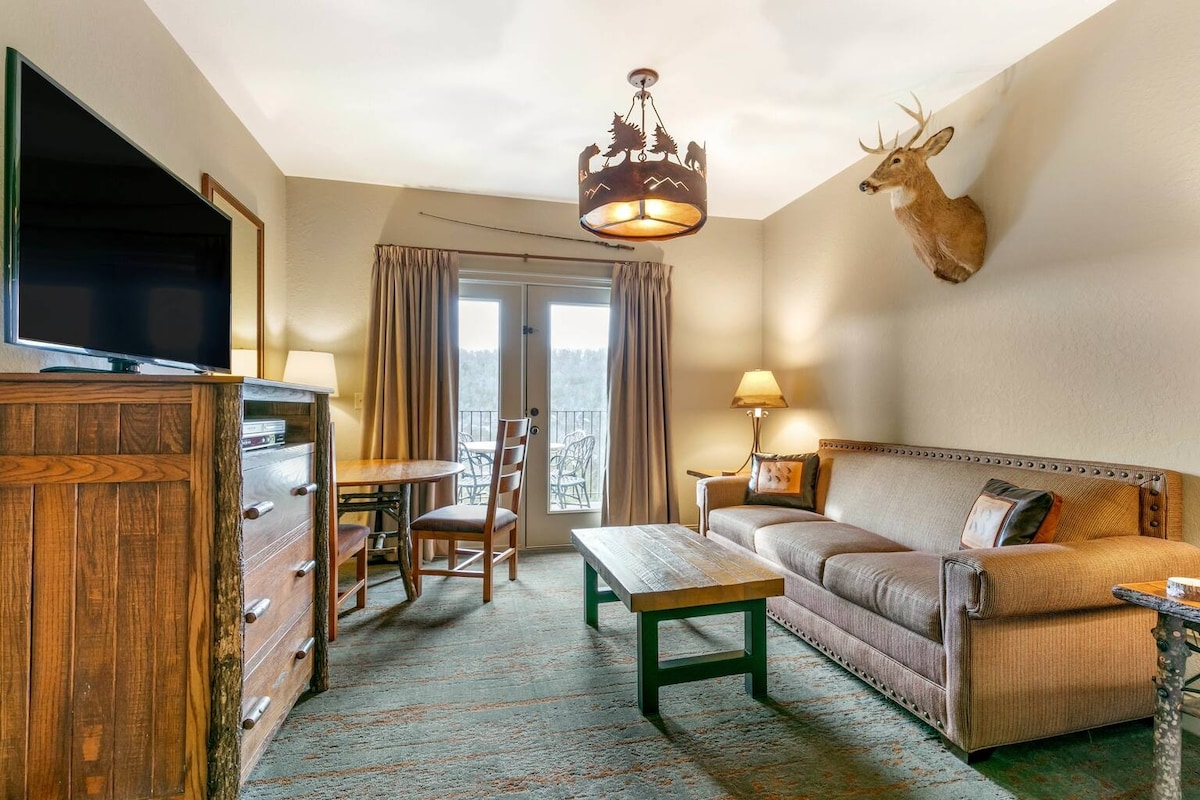 Wilderness Club at Big Cedar Ridgedale Studio