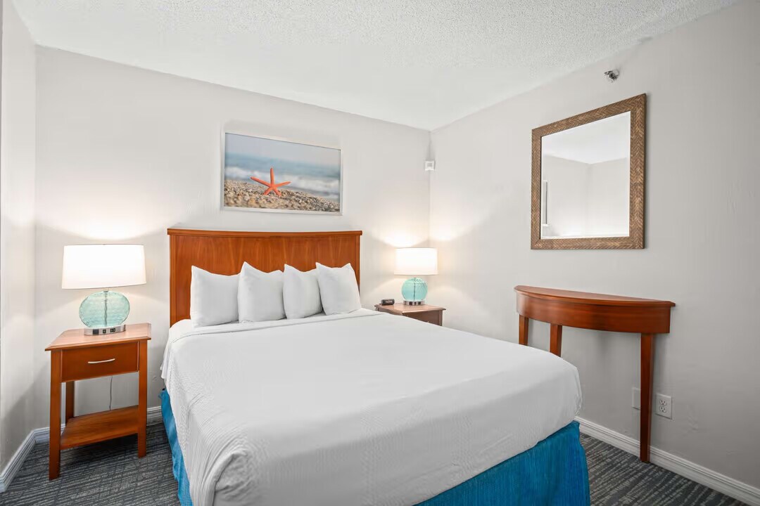 1BR Condo w/ Direct Oceanfront Views