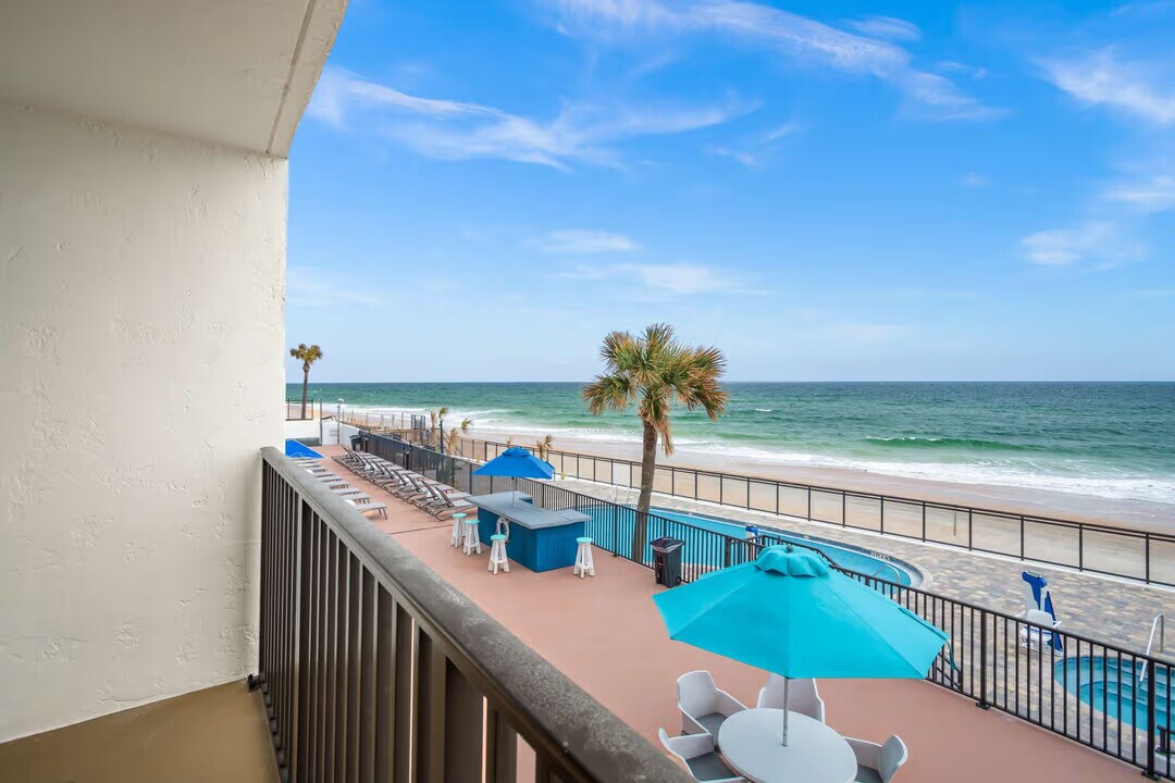 1BR Condo w/ Direct Oceanfront Views
