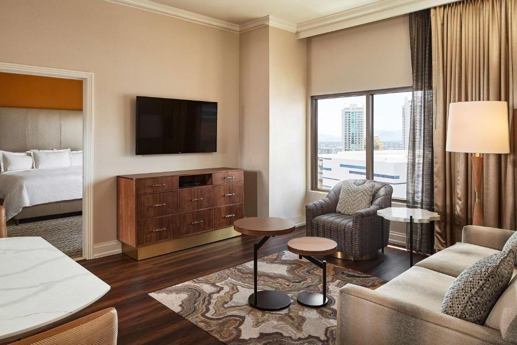 Spacious King Retreat | Full Kitchen • Sleeps 4 at Hilton Boulevard Las Vegas