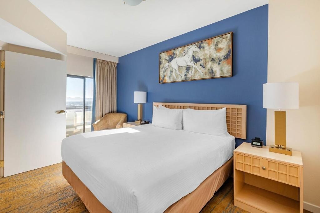 2BR Suite w/ Resort Amenities | Pool Access