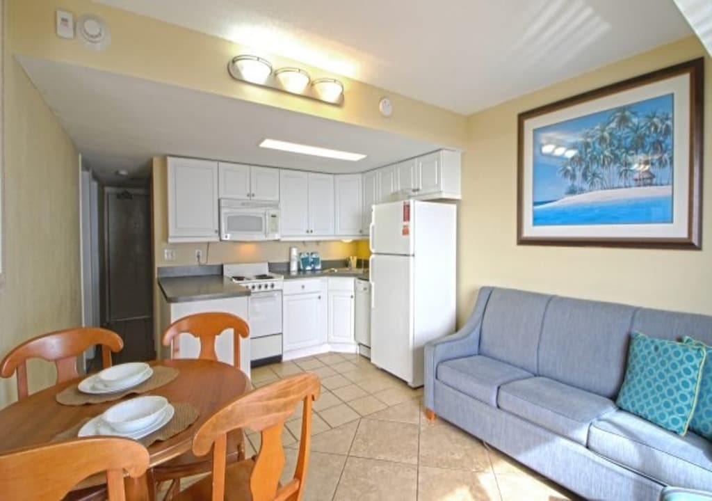 Oceanfront 2BR Suite w/ Balcony & Views