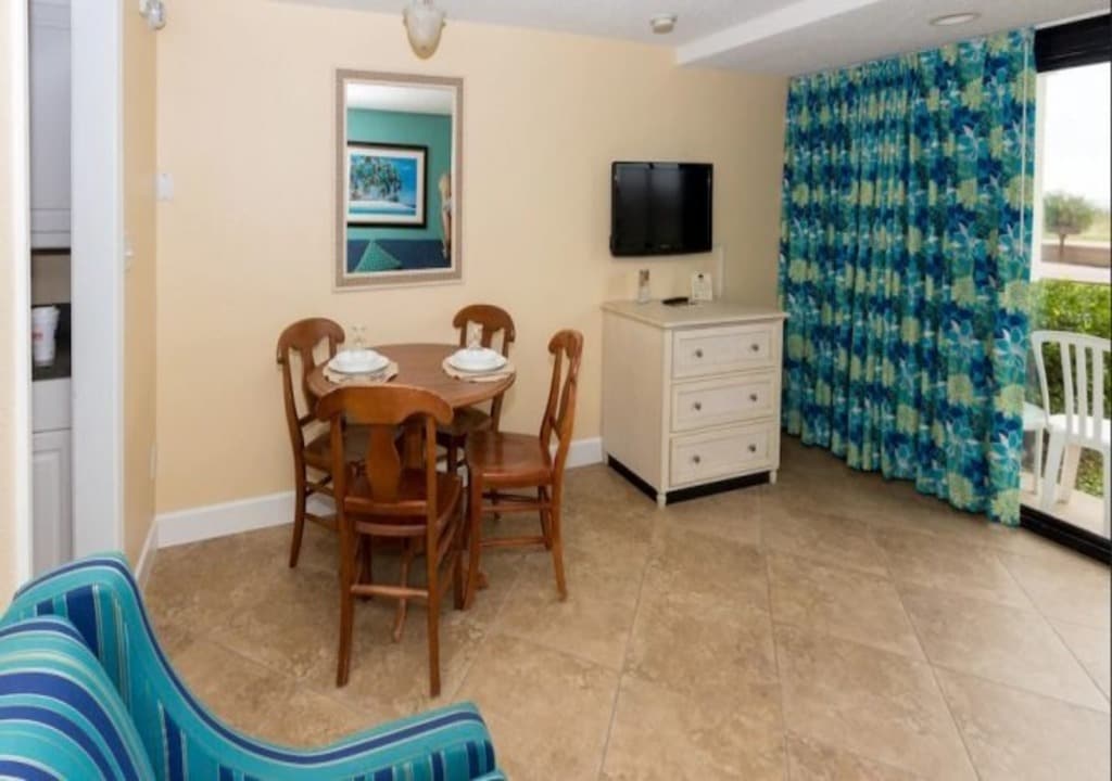 2BR Suite w/ Balcony & Ocean Breeze