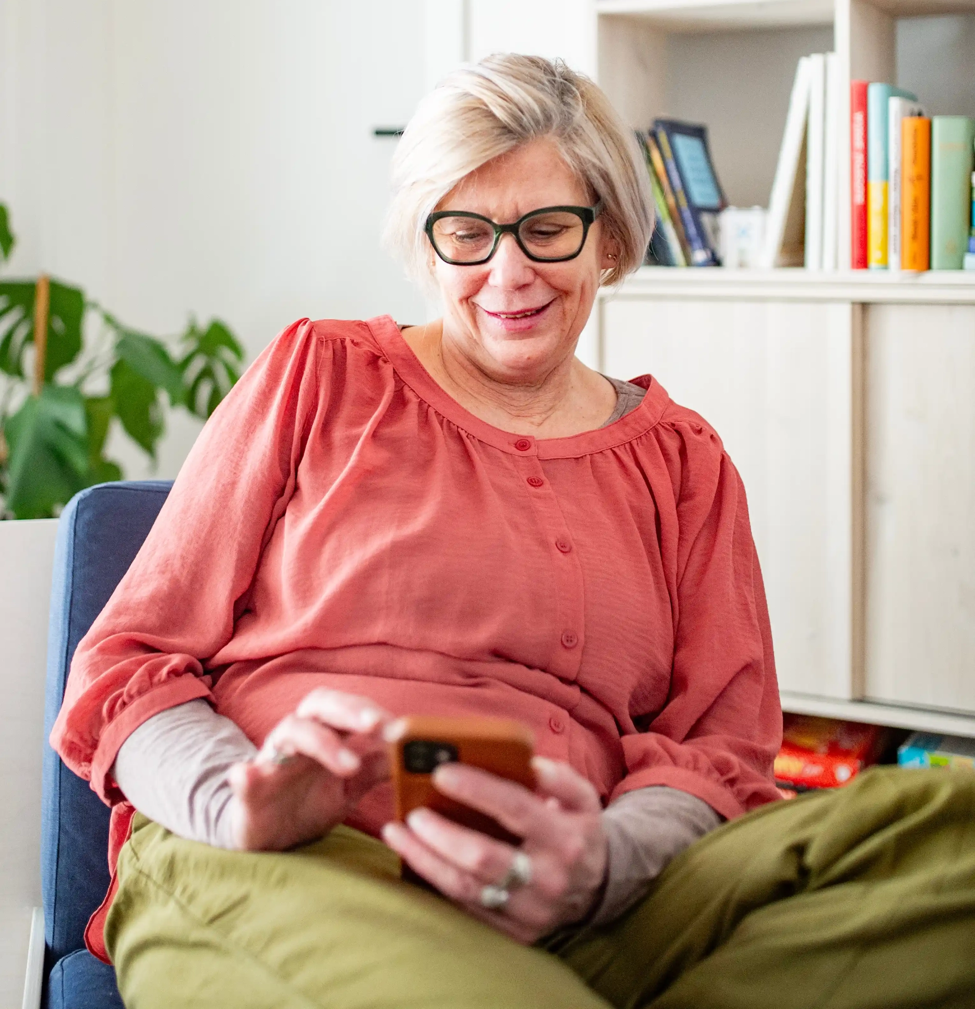 Virtual dental implant consultation