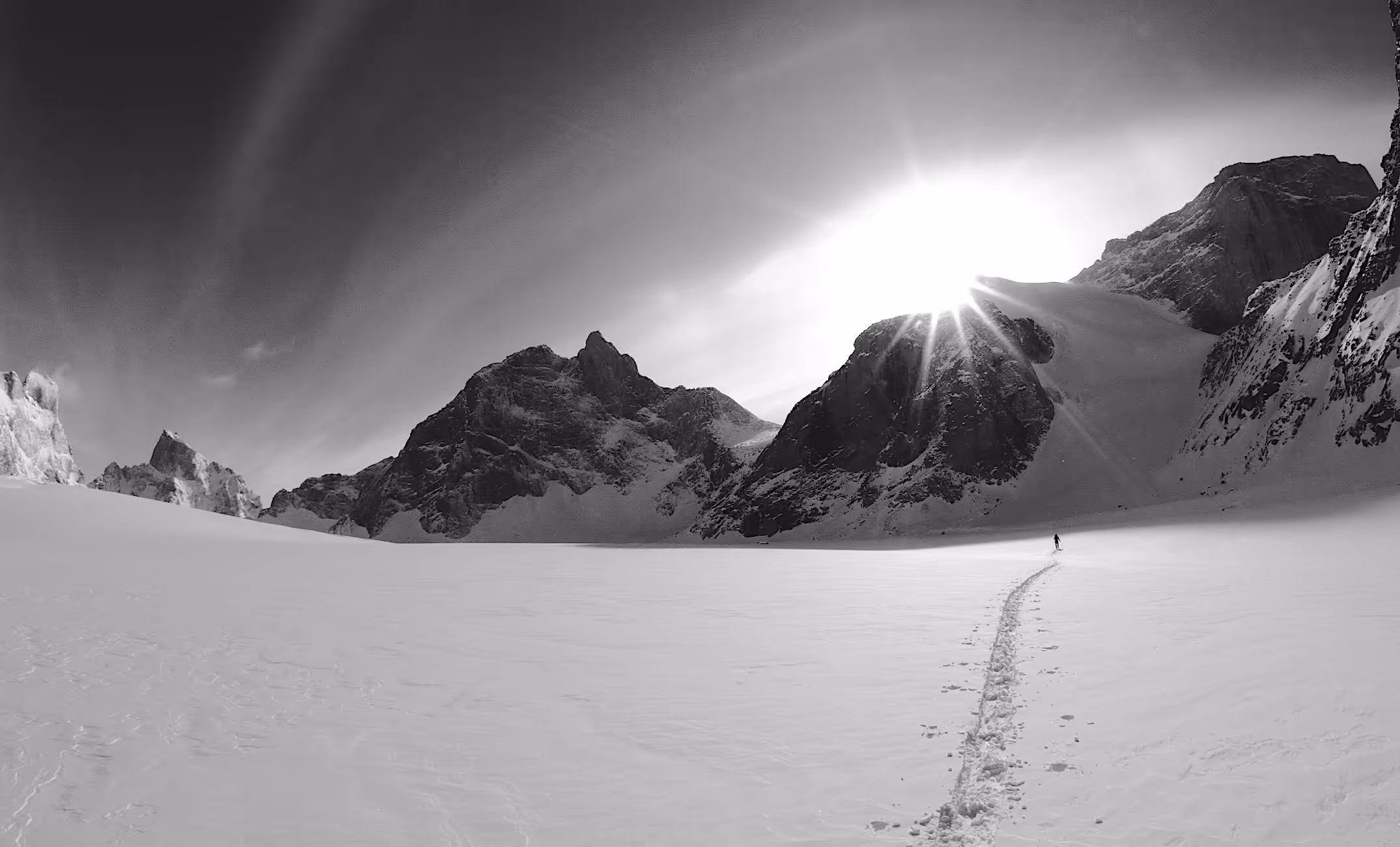 ski traverse, ski touring 