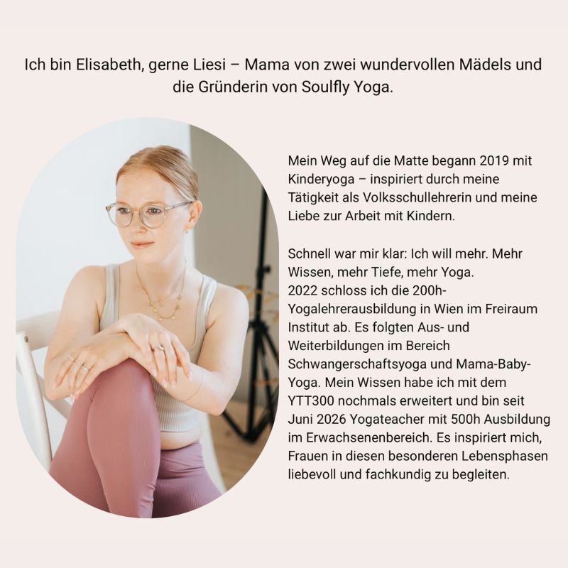 Elisabeth Schmidl, Gründerin von Soulfly Yoga, im ruhigen Porträt mit Brille vor hellem Hintergrund