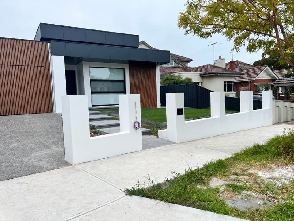 Residential frontage in Strathmore before custom aluminium blade infill panels and gate were installed