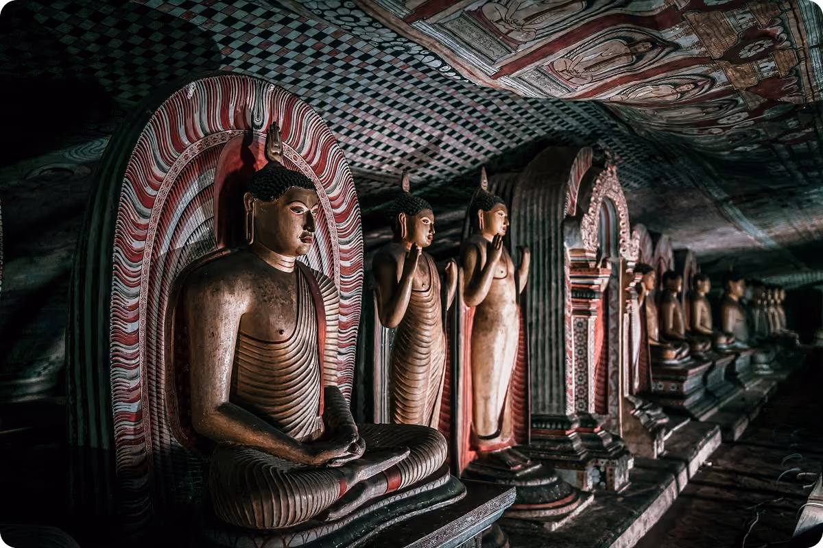 Estatuas de Buda en el templo de las cuevas de Dambulla, Sri Lanka