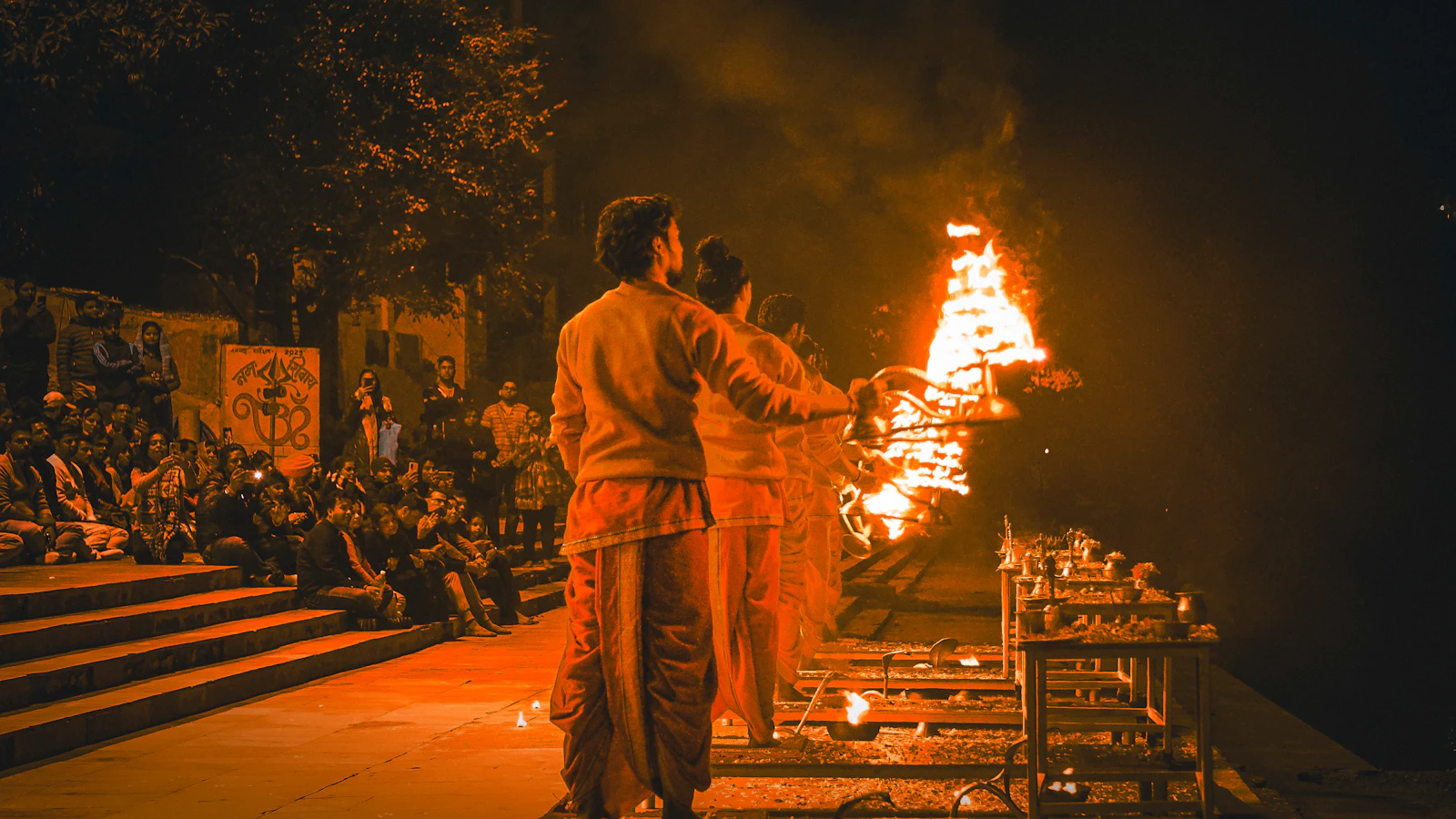 Ceremonia Ganga Aarti en Rishikesh, India