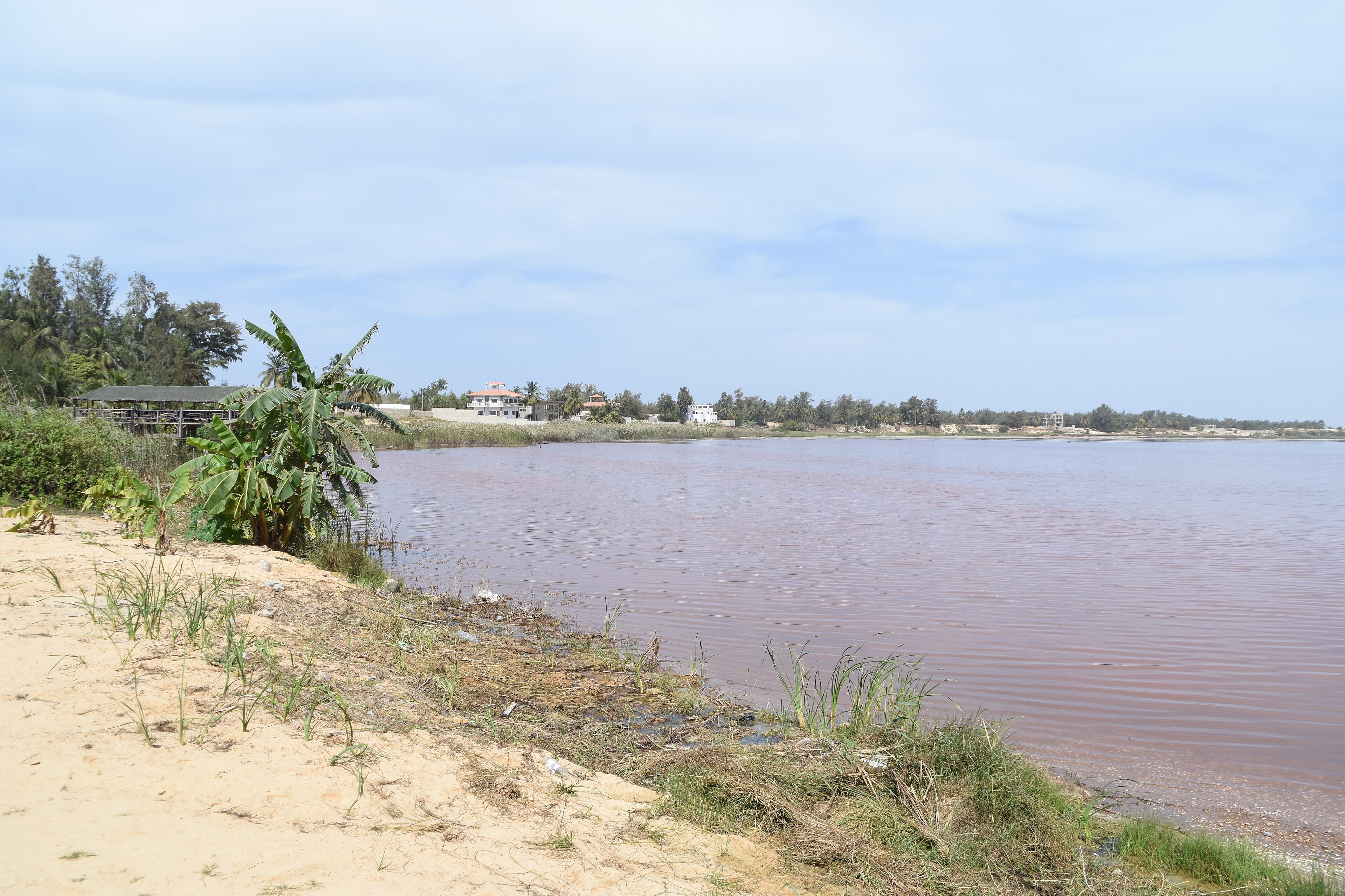 Lago Rosa (Lac Retba) en Senegal, con su característico color rosado