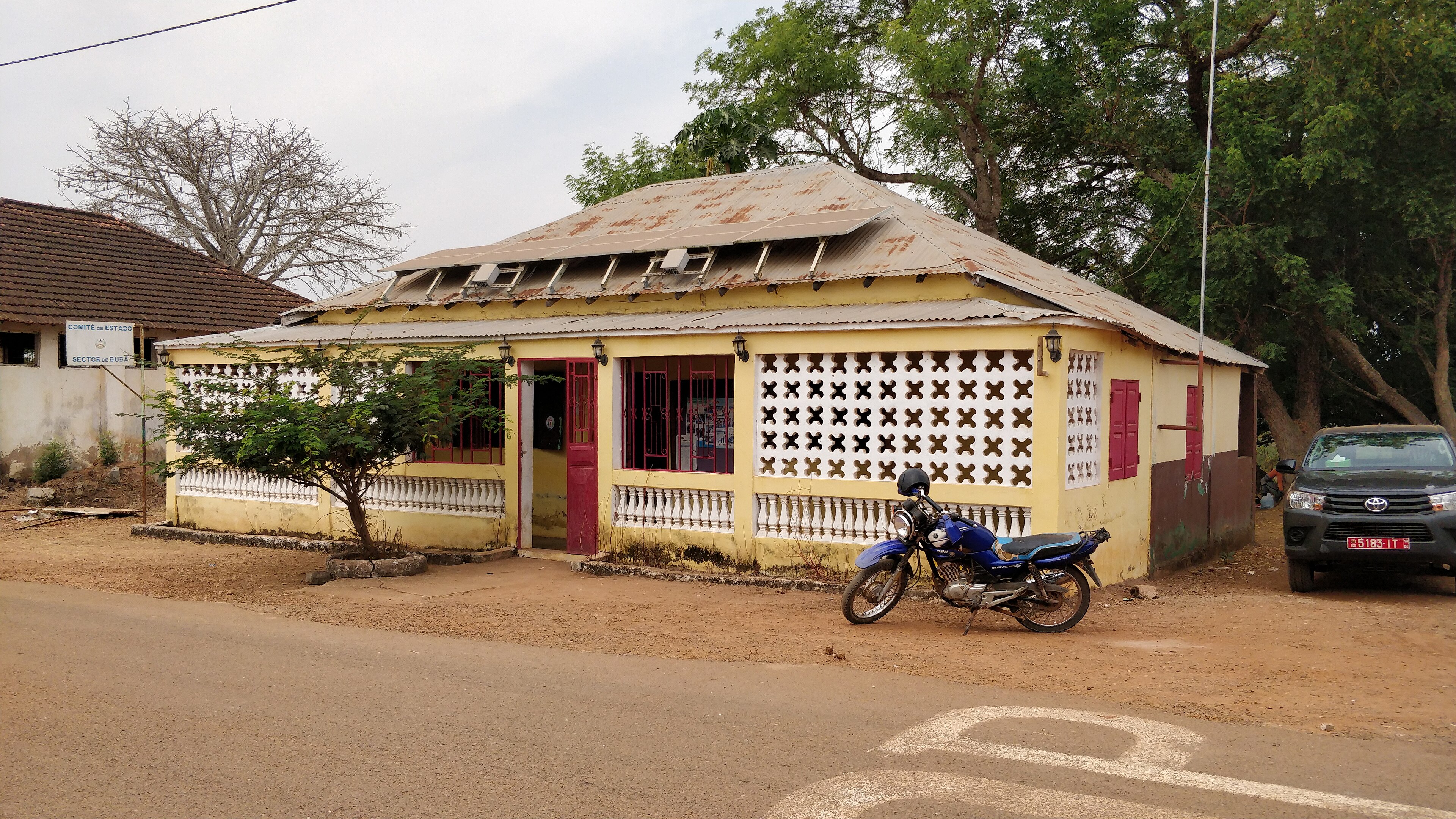 Edificio colonial en Buba, Guinea-Bissau