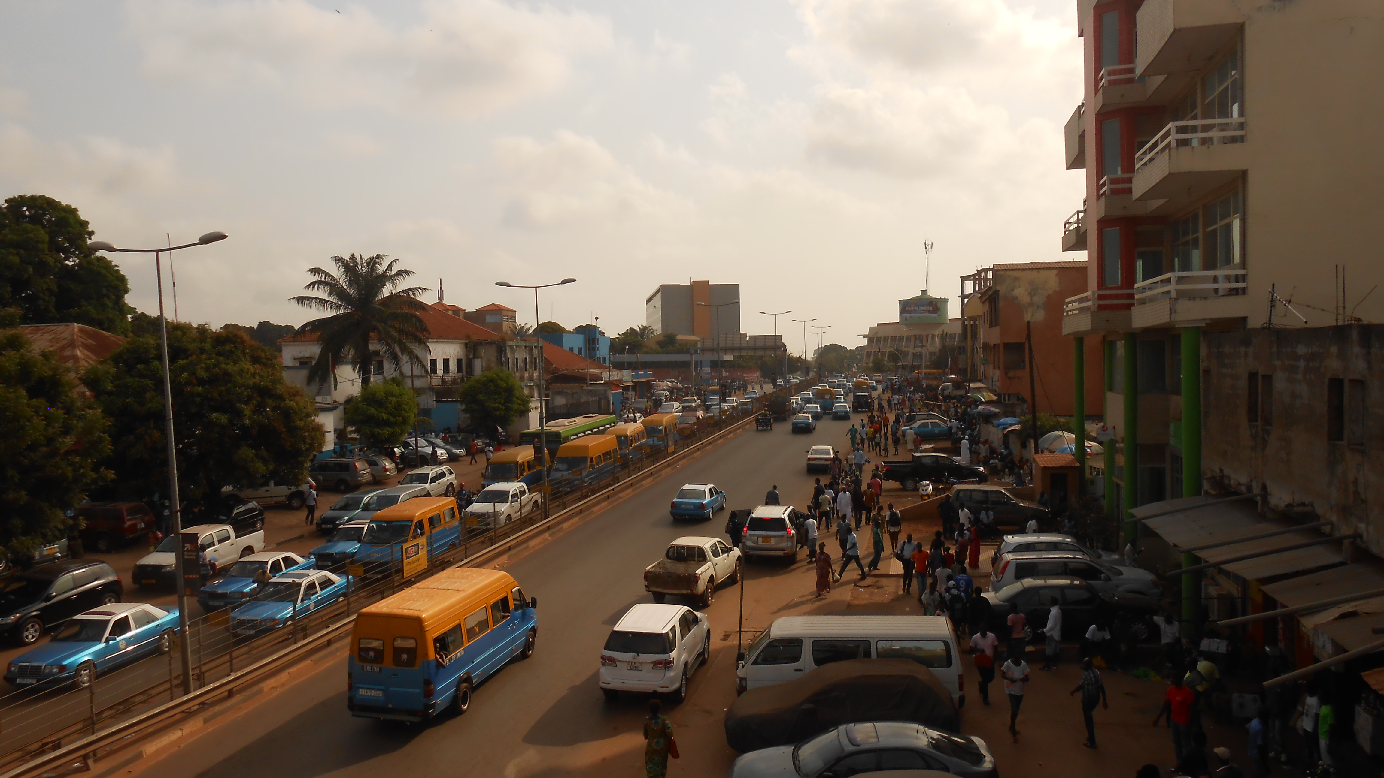 Avenida en Bissau, Guinea-Bissau