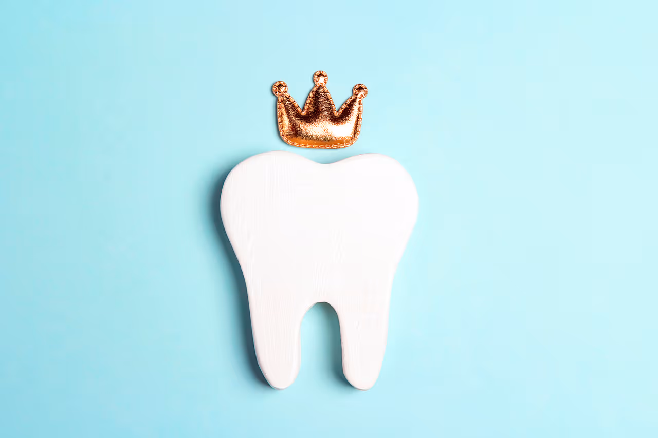 Dental Crowns: Exploring Materials for Strength and Aesthetics