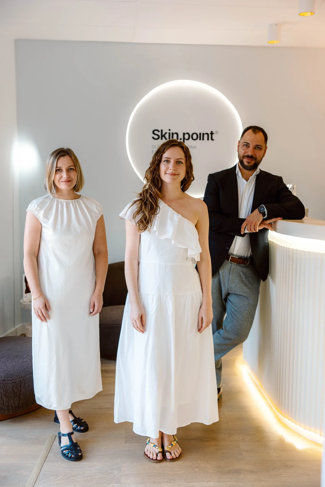 Equipo de Clínica Skin.point® en la recepción