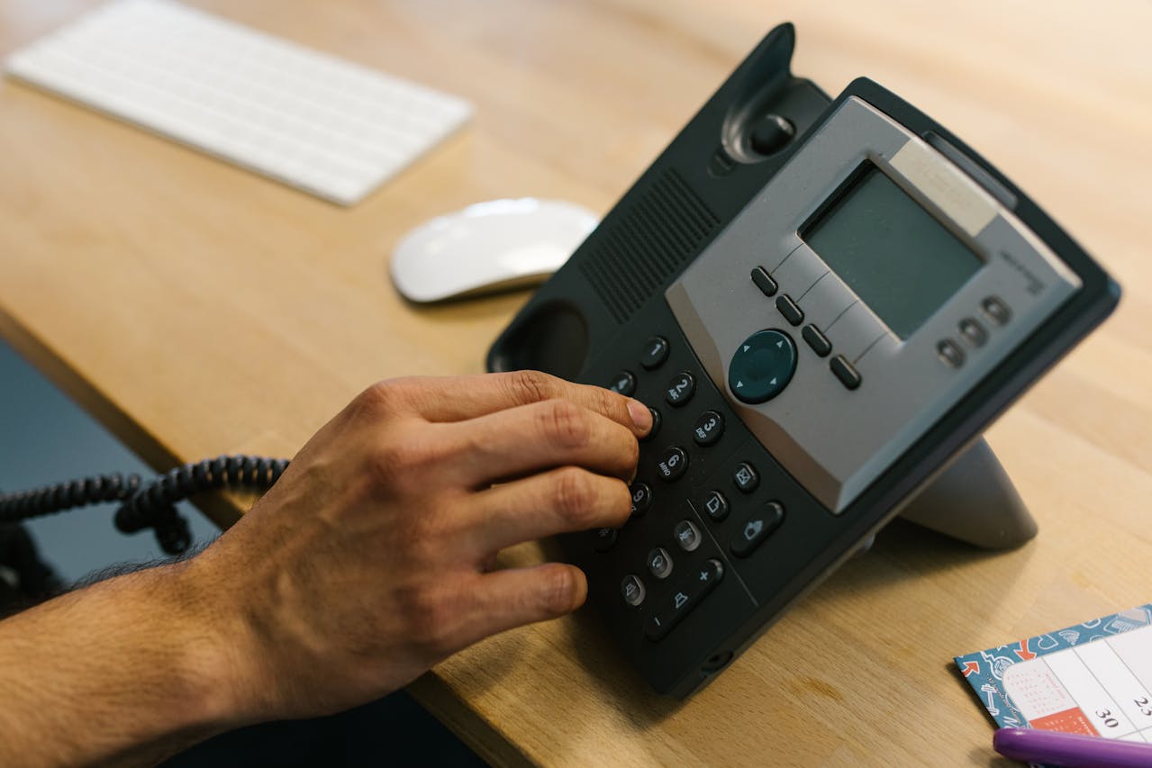 How to Reduce Staff Workload with Automated Call Responses - Guide For Dentists and DSOs