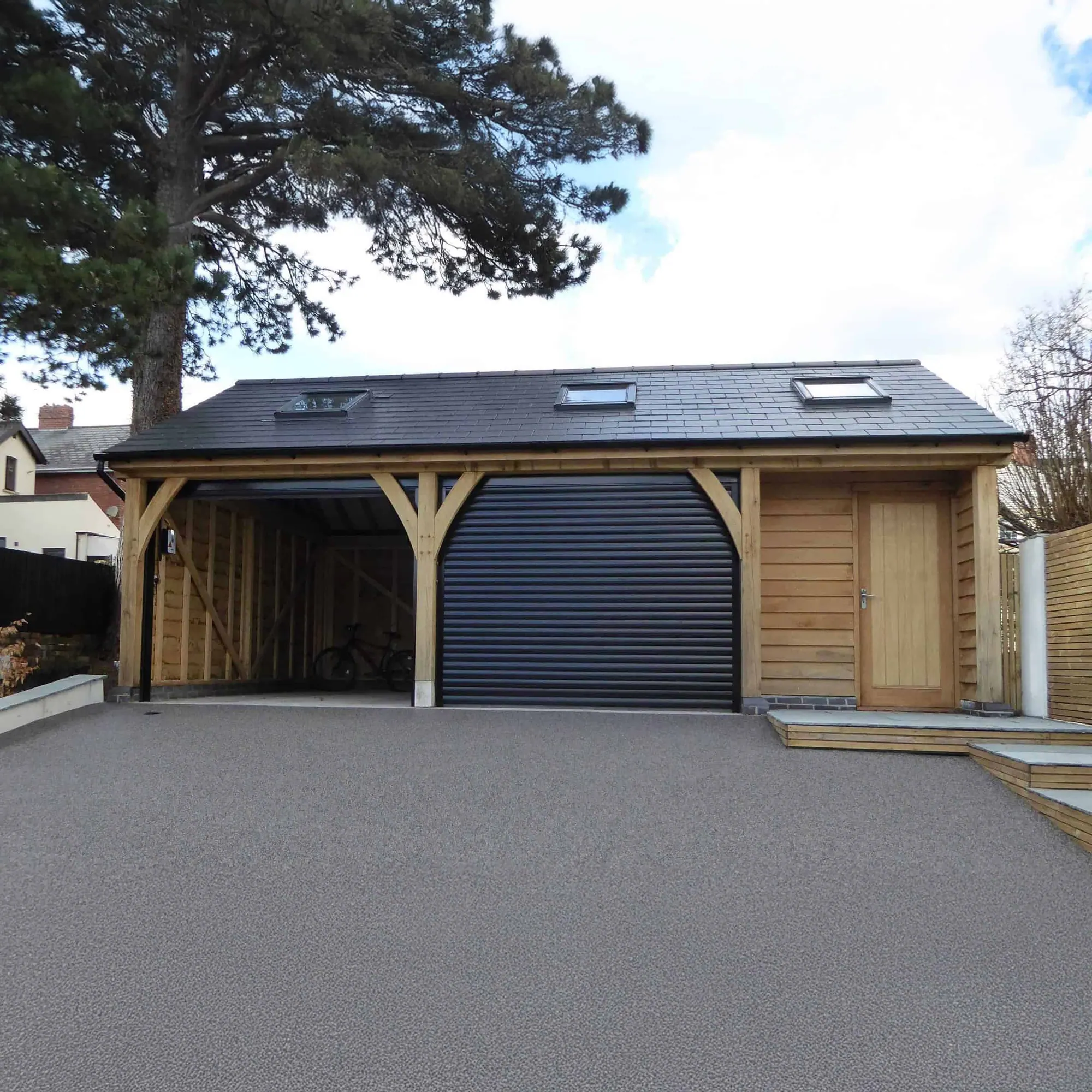 Oak frame garage at Caerleon