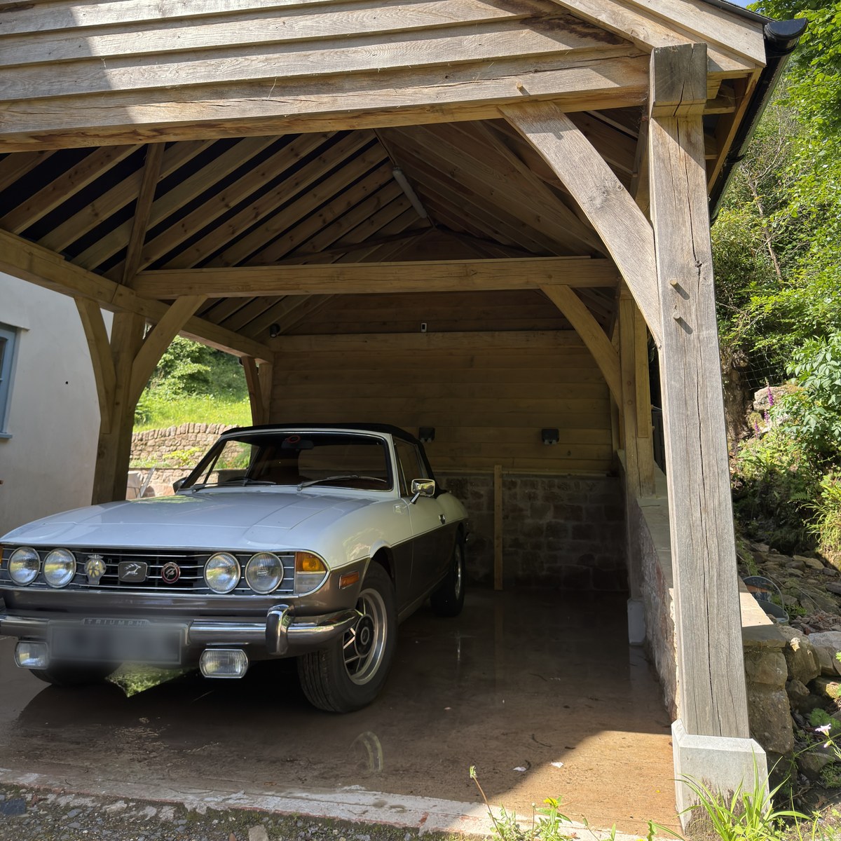 Oak frame car port at Tintern, gable end and oak frame