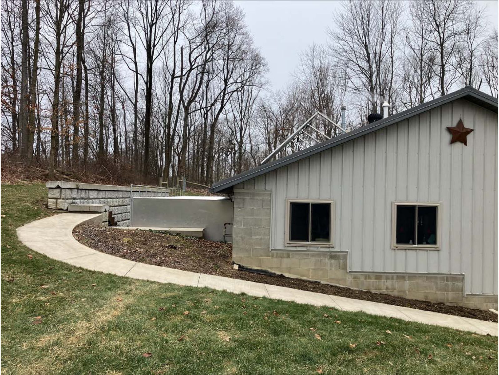Kennel photograph taken at the Ohio inspection of Atlee J Raber – Stone Hill Pets on February 11, 2025, page 4 of the inspection report
