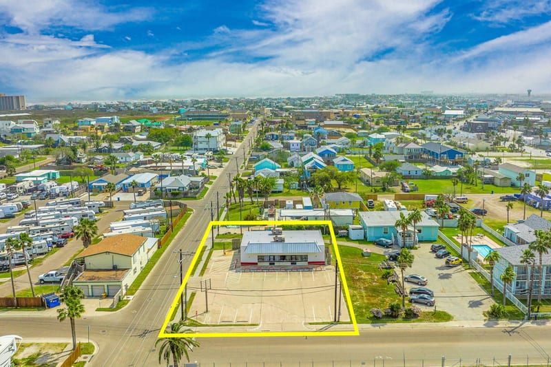 Single tenant investment property