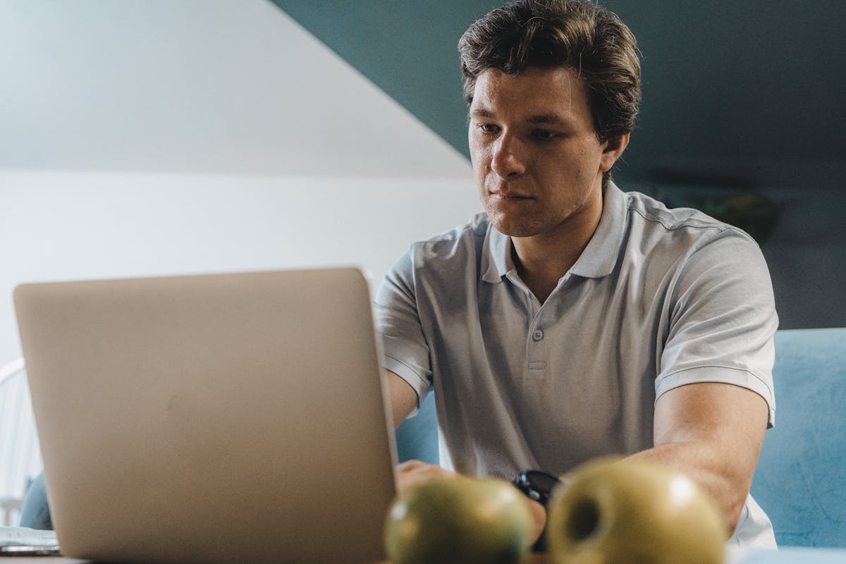 Freelancer working on a laptop — choosing a marketing engagement model