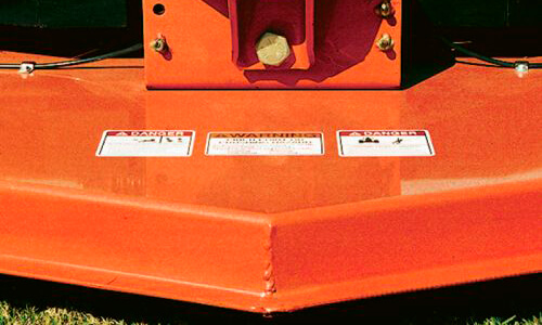 Detail highlighting Mower deck & blades on Grooming Mowers AFM42 Series.